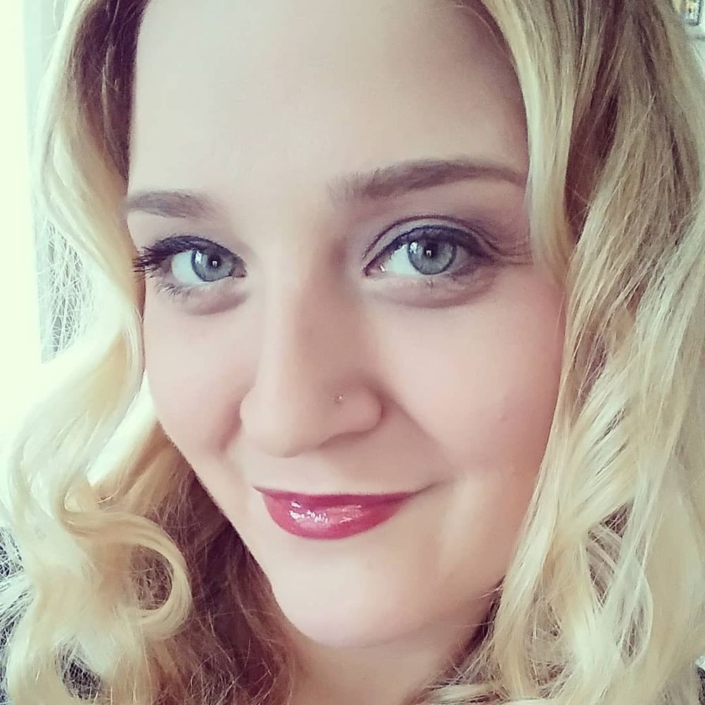 Meet your Posher, Ashley